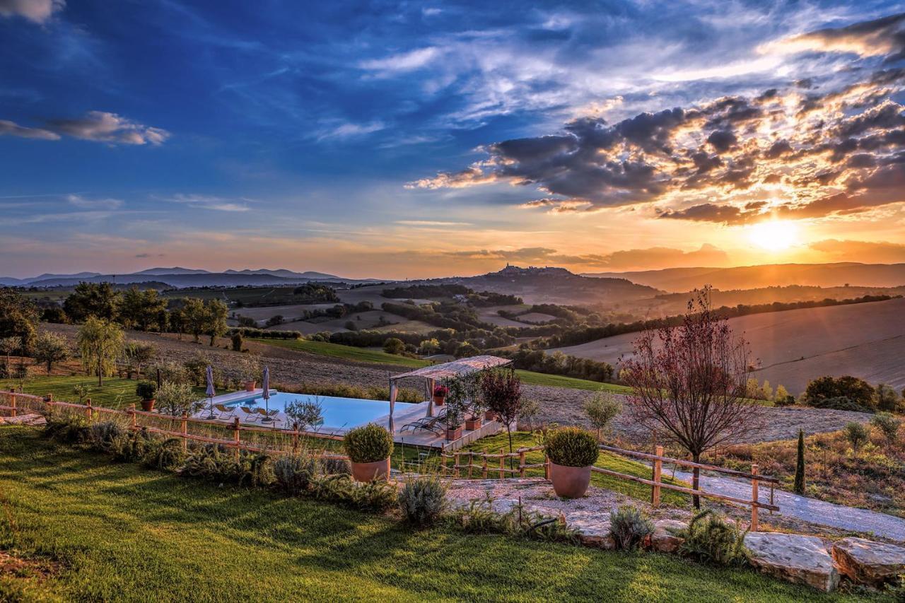 Casale Dei Gelsomini 8, Emma Villas โตดี ภายนอก รูปภาพ