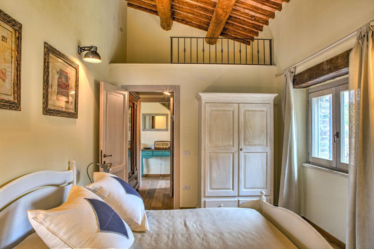 Casale Dei Gelsomini 8, Emma Villas โตดี ภายนอก รูปภาพ
